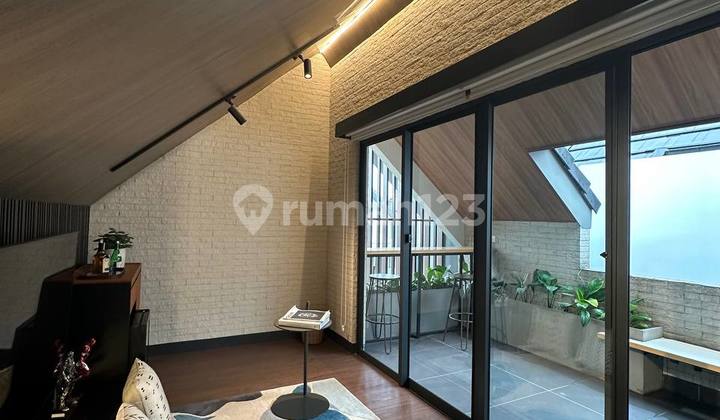 PROMO HARGA TURUN!! Rumah 3 Lantai di Gading Serpong