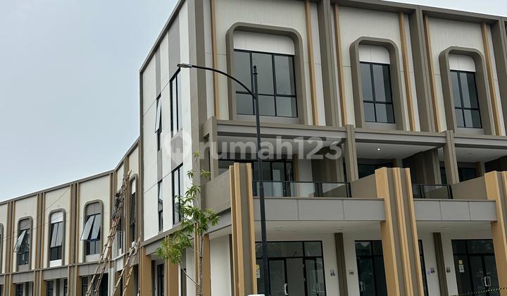 SIAP USAHA!! Ruko Hoek Hadap Jalan di Gading Serpong