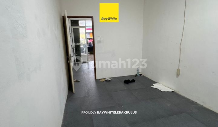 For Rent Fast! Strategic Business Location at Kebon Kacang 1! Suitable for Restaurants, Coffee Shops, Open Kitchens, Mini Markets! 2