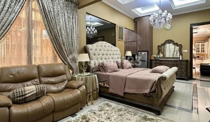 Dijual Rumah Mewah Full Furnished di Dalam Komplek, Jatinegara, Jakarta Timur 2