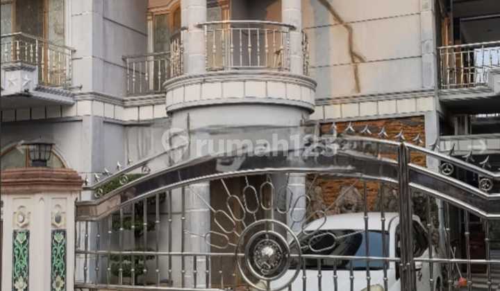 DIJUAL RUMAH MEWAH 2 LANTAI SIAP HUNI (JL. LILY 2 )