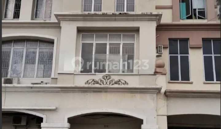 SHOP HOUSE FOR RENT READY TO USE - 24-HOUR SECURITY (SUDIRMAN ST.)