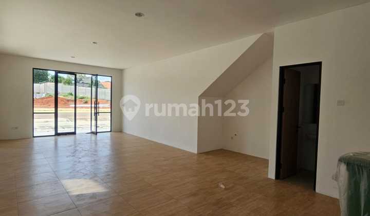 For Sale / Quick Sale 3-Story Corner Shop House at The Hive At Park West in Park Serpong, Legok, Tangerang, Banten