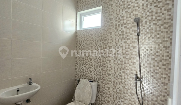 Disewakan Rumah 2 Lantai The Green Residence Legok 2