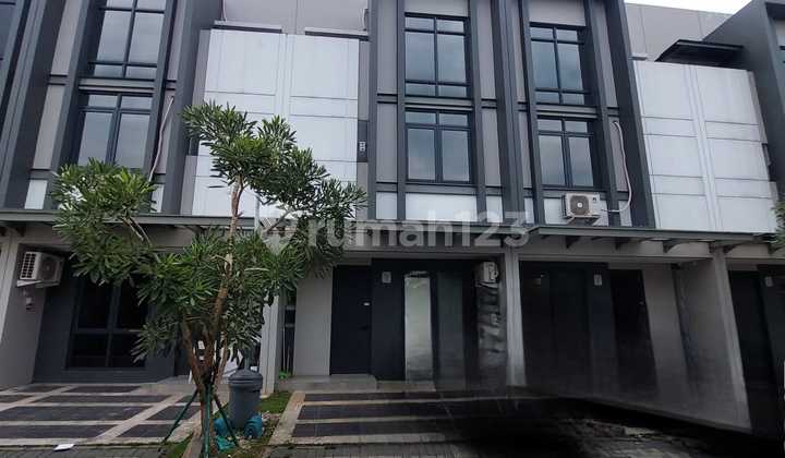 WTS / Dijual Cepat 3 Ruko Gandeng Sekaligus, Siap Pakai dengan Lokasi Sangat Strategis di Latinos Business District, BSD City, Serpong, Tangerang Selatan, Banten