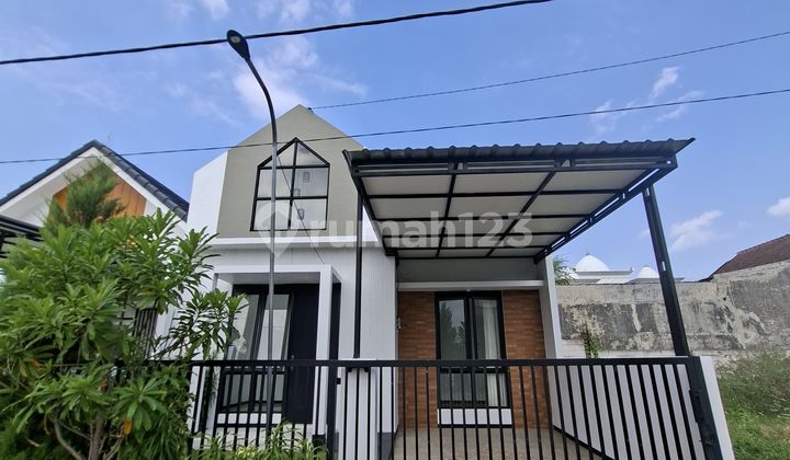 Luxury House All-Inclusive Free Fees, 12-Month Down Payment Installment, Malang City. Freehold Certificate 2