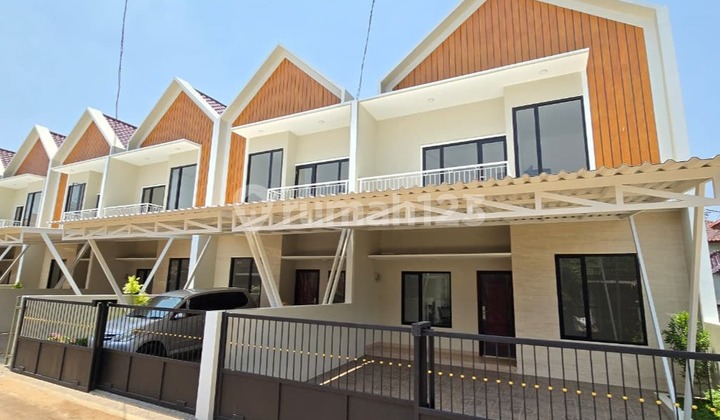 RUMAH 2 LANTAI 4 KAMAR TIDUR 5 MENIT KE PINTU TOL JATIASIH BEBAS BANJIR