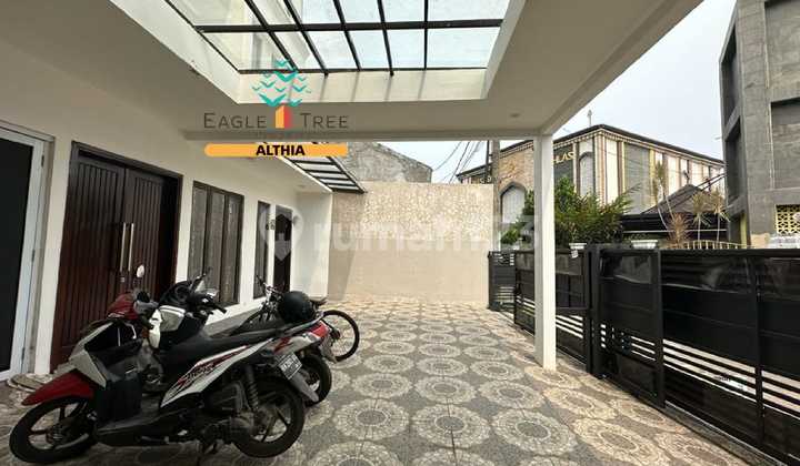 Rumah 3 Lantai dengan Private Pool Dekat Ice Bsd 2