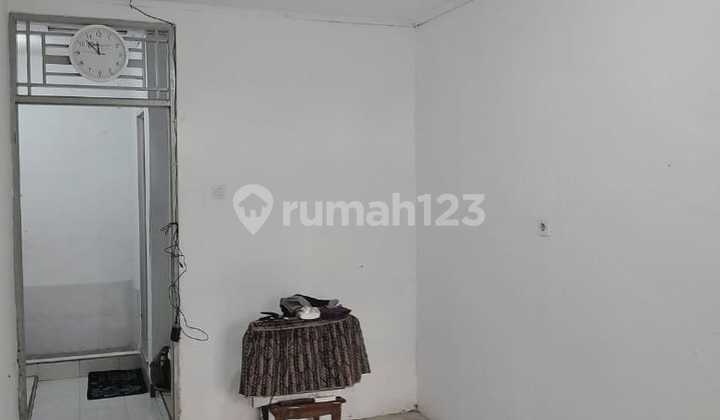 Ready-to-Occupy House in Villa Mutiara Gading, Close to Summarecon Mall Bekasi