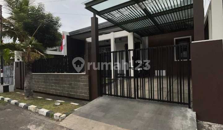  PREMIUM AREA - MUDAH KEMANA-MANA!   Dijual Rumah Terawat & Siap Huni  Perumahan Darmo Permai Timur, Sukomanunggal - Surabaya Barat