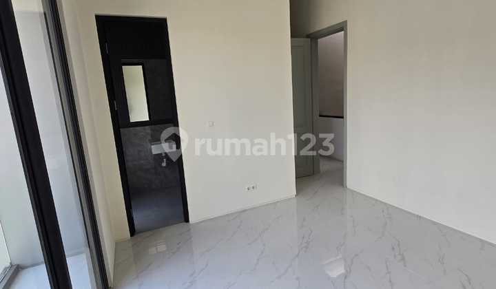  Rumah 2 Lantai di Clover Ville - Surabaya ✨ Siap huni & lokasi strategis! 2