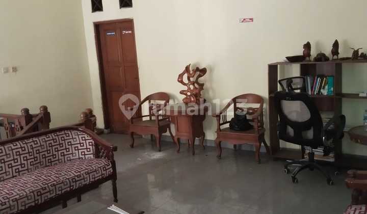 Disewakan Rumah 2 Lantai di Pusat Kota di Bekasi Selatan Disewakan Rumah 2 Lantai di Pusat Kota di Bekasi Selatan