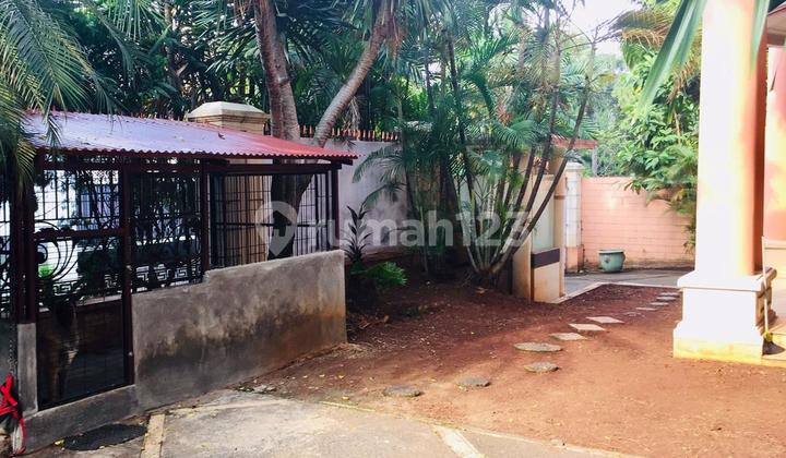 Dijual Rumah Luas Dan Bangunan Besar Prime Area Dan Lokasi Strategis SHM 2