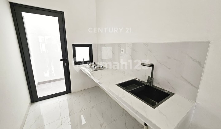 Dijual Rumah Cantik di Bolevard Hijau Kota Harapan Indah Bekasi 2