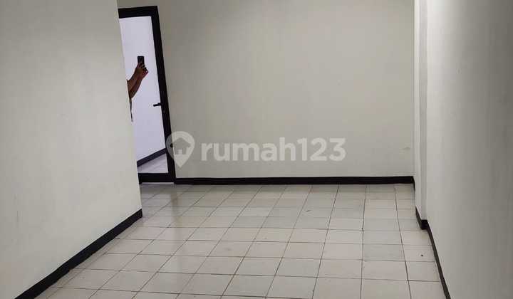 For Sale 3-Story Shop House + Rooftop in Menteng, Kendal St., Central Jakarta 2