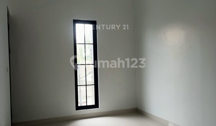 Dijual Rumah di Bulevard Harapan Indah Bekasi 2