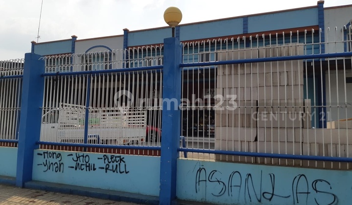 Good Warehouse with Certificate on the Main Roadside in Cisauk Near Station Negotiable Good Warehouse with Certificate on the Main Roadside in Cisauk Near Station Negotiable