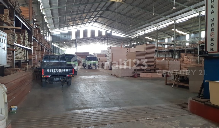 Good Warehouse with Certificate on the Main Roadside in Cisauk Near Station Negotiable Good Warehouse with Certificate on the Main Roadside in Cisauk Near Station Negotiable