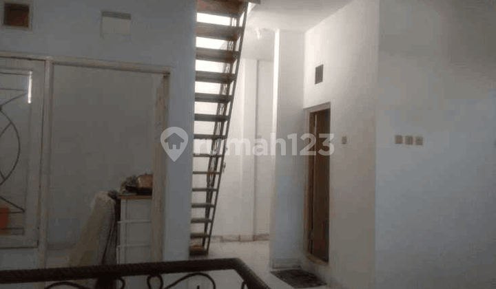 Slashing Price, Nice House for Sale in Harapan Indah City, Bekasi 2
