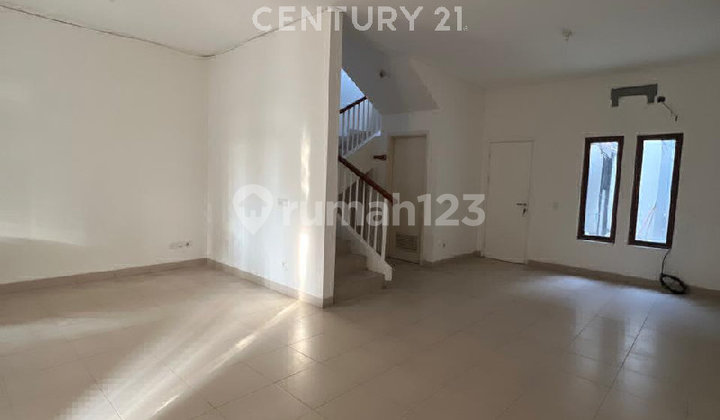 Rumah 2 Lantai Semi Furnished Cluster Alamanda Jgc Cakung 2