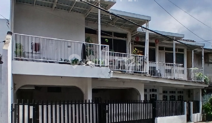 14-Door Boarding House Near Gondangdia Station, Central Jakarta 1