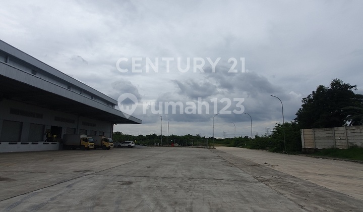 For Rent High Ceiling Distribution Warehouse Batuceper