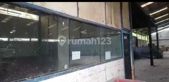 Warehouse for Rent in Cieulengsi Bogor, There Are 3 Connected Warehouses.
