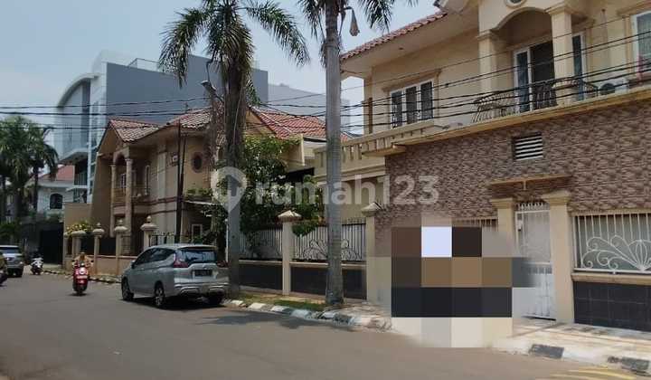 Rumah 2.5Lt Hook Hadap Barat Laaut di Citra Garden 5. Jakarta Ba