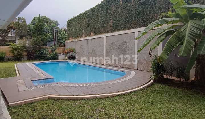 Luxurious 2-Story House with Swimming Pool in Tb Simatupang, South Jakarta Luxurious 2-Story House with Swimming Pool in Tb Simatupang, South Jakarta