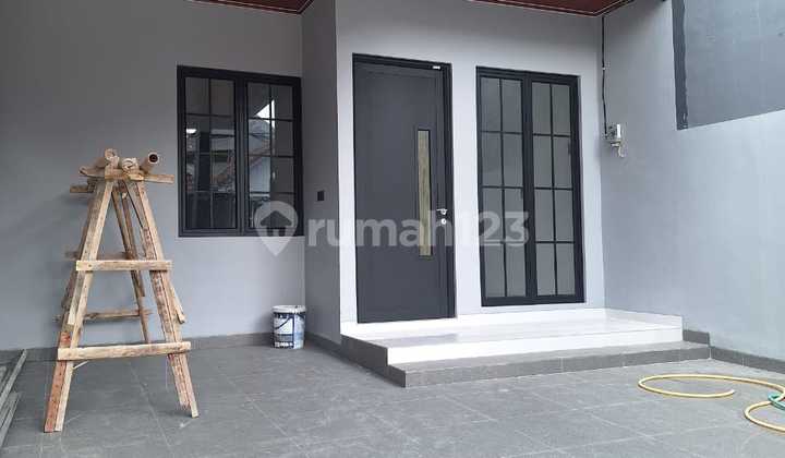 Rumah 2Lt Bangunan Baru Cluster Taman Harapan Baru. Bekasi