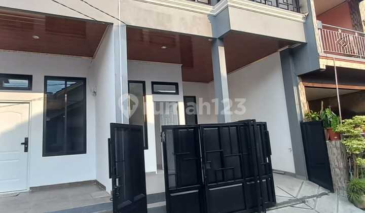 Rumah Modern 2 Lantai Strategis di Harapan Indah, Bekasi Rumah Modern 2 Lantai Strategis di Harapan Indah, Bekasi