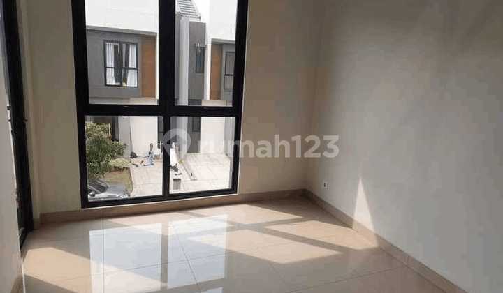Brand New! Rumah 2 Lantai Regia Residence Summarecon Crown Gading - Siap Huni 2