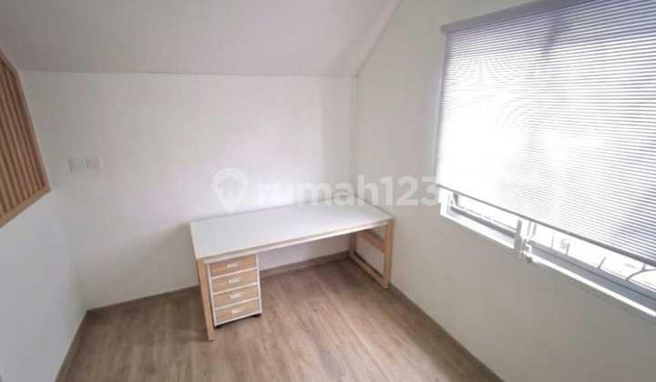 2-Story House + 1 Attic Ready to Occupy in Wisteria Metland, Ujung Menteng, Cakung, East Jakarta 2