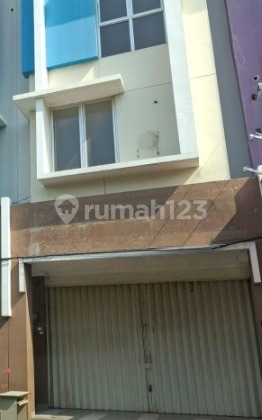 Ruko 3 Lantai Strategis di Kawasan Ramai Harapan Indah – Cocok Segala Usaha