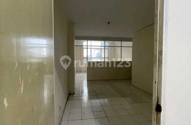Hot Deal! Affordable 2.5-Story Shophouse in Mutiara Taman Palem, West Jakarta – Strategic Location 2