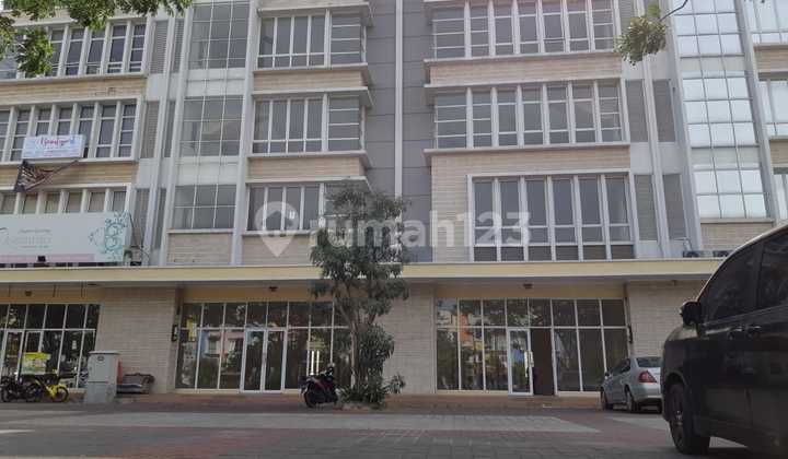 Strategic 4-Story Shop House on Harapan Indah Main Road - Ready to Use & Renovated Strategic 4-Story Shop House on Harapan Indah Main Road - Ready to Use & Renovated