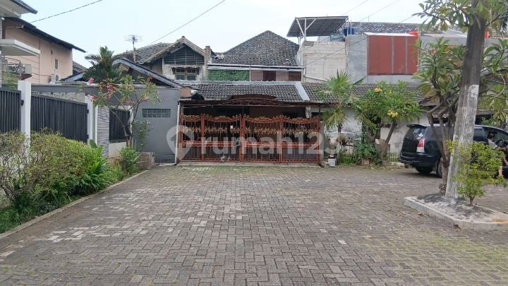 For Sale: Wide & Spacious House in Harapan Indah 1 Bekasi – Strategic Location, Flood-Free!