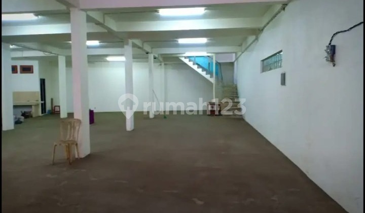 Gudang Strategis 1½ Lantai di Jalan Raya Bekasi – Gudang Serbaguna
