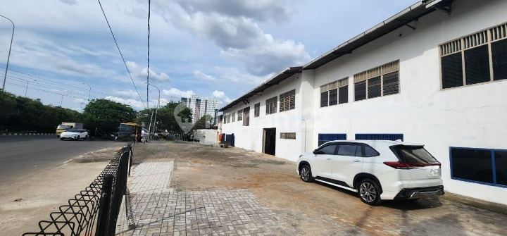 Price Drop! Strategic Warehouse on West Jakarta Outer Ring Road – Flood-Free Price Drop! Strategic Warehouse on West Jakarta Outer Ring Road – Flood-Free