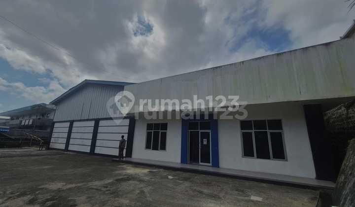 Gudang Industri Pusat Kawasan Bisnis Akses Truk Container 40 Ft