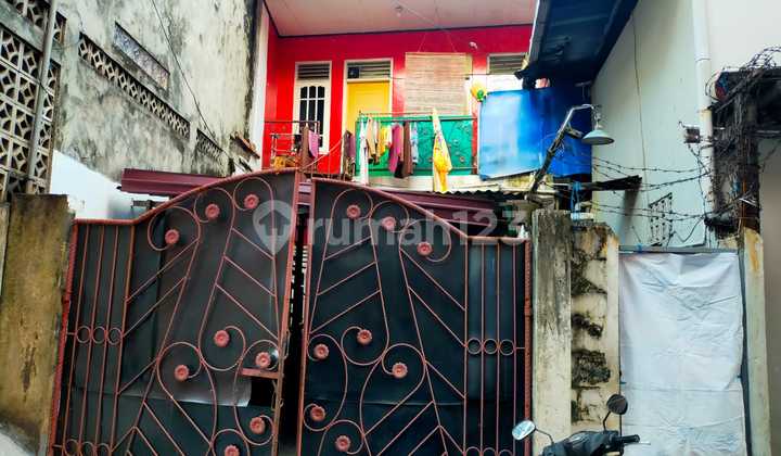 Strategic Shop House in a Busy Area, Suitable for All Types of Businesses. 2