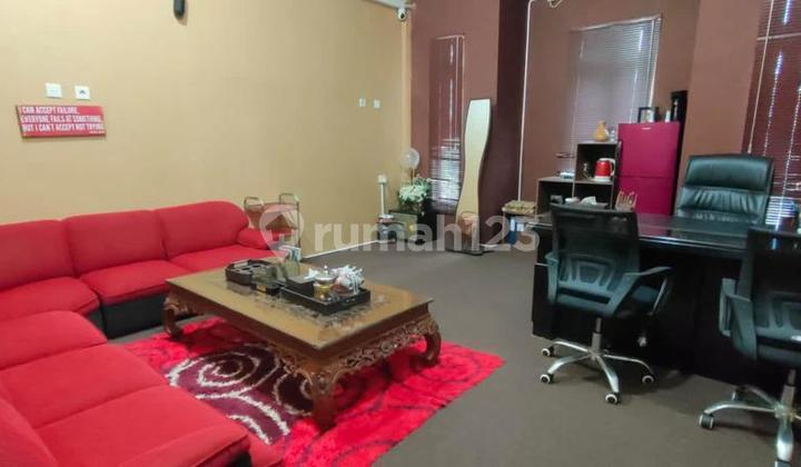 For Sale Cheap 3-Story Shophouse Strategic Location in Bustling Area 2