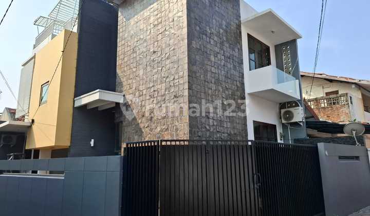 Rumah siap Huni 2.5 Lantai di Tebet Barat  1