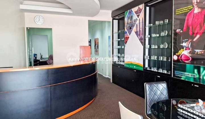 Ruko 4 Lantai Fully Furnished di Jatiwaringin - Siap Pakai, Lokasi Super Strategis!