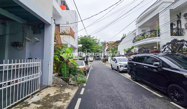 Comfortable Residence + Passive Income! 2-Story House with Active Boarding in Benhil 2