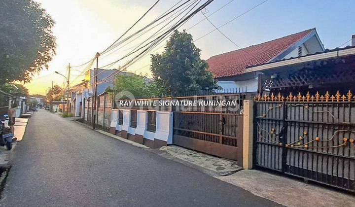 Dijual Rumah Multifungsi di Duren Sawit - Lokasi Nyaman & Komersial Dijual Rumah Multifungsi di Duren Sawit - Lokasi Nyaman & Komersial