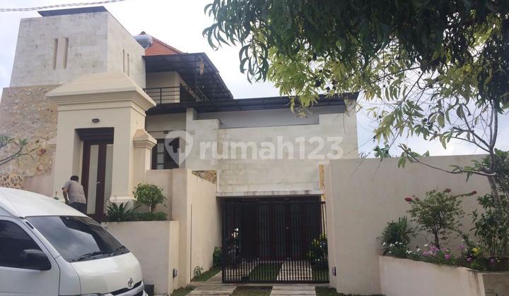 Luxury 3-Story House with Beach and GWK Statue View