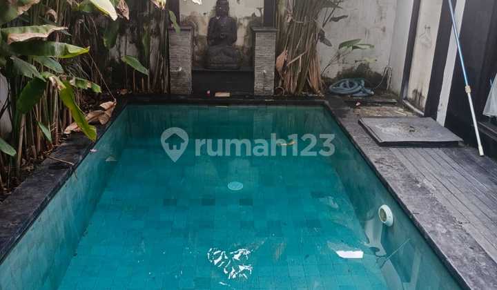 Nice House in Kerobokan Semi Furnished With Swimming Pool