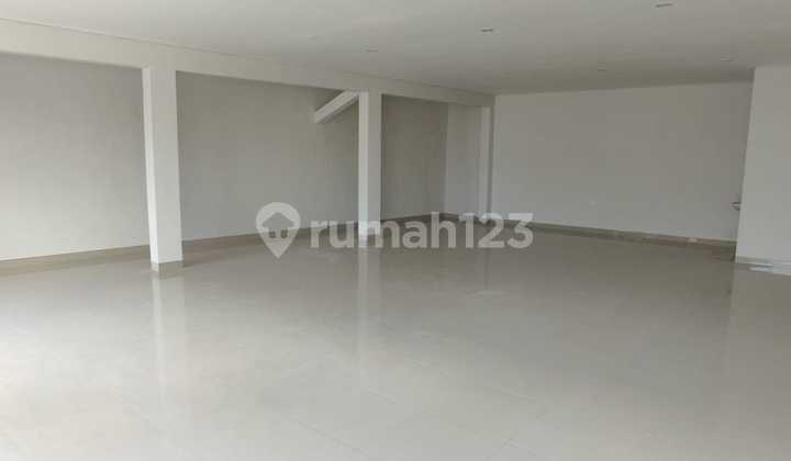 Shop House in Kerobokan, Main Road, Strategic Location 2