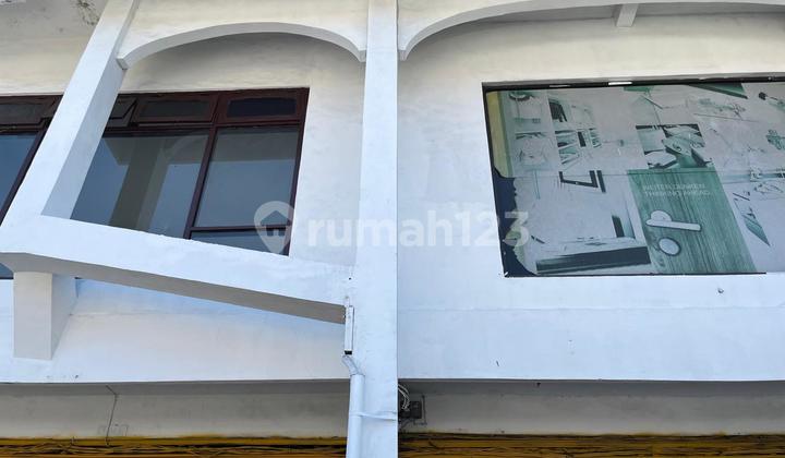 Ruko Strategis di Kuta 100.0 M² Unfurnished SHM Tt